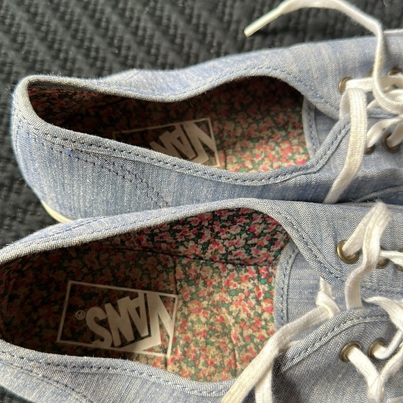 Vans blue chambray with white laces - Picture 3 of 6